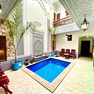 تحقق من التوفر