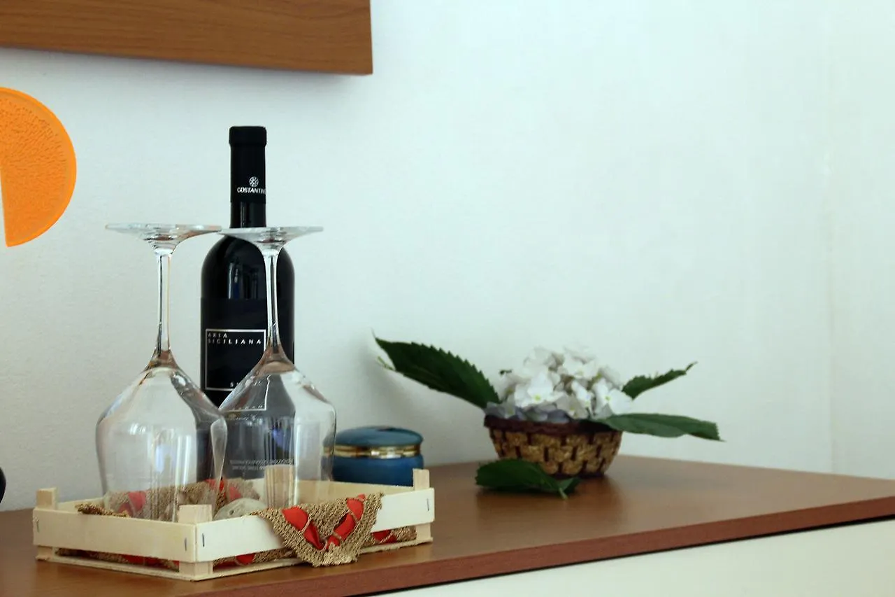 Flamingo Room كاستيلاّماري ديل غو