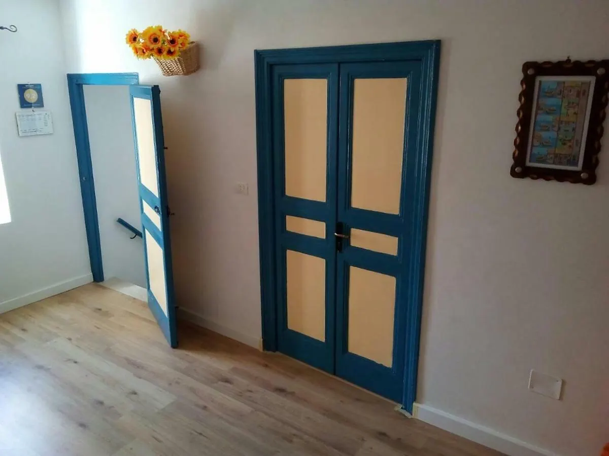 Flamingo Room كاستيلاّماري ديل غو